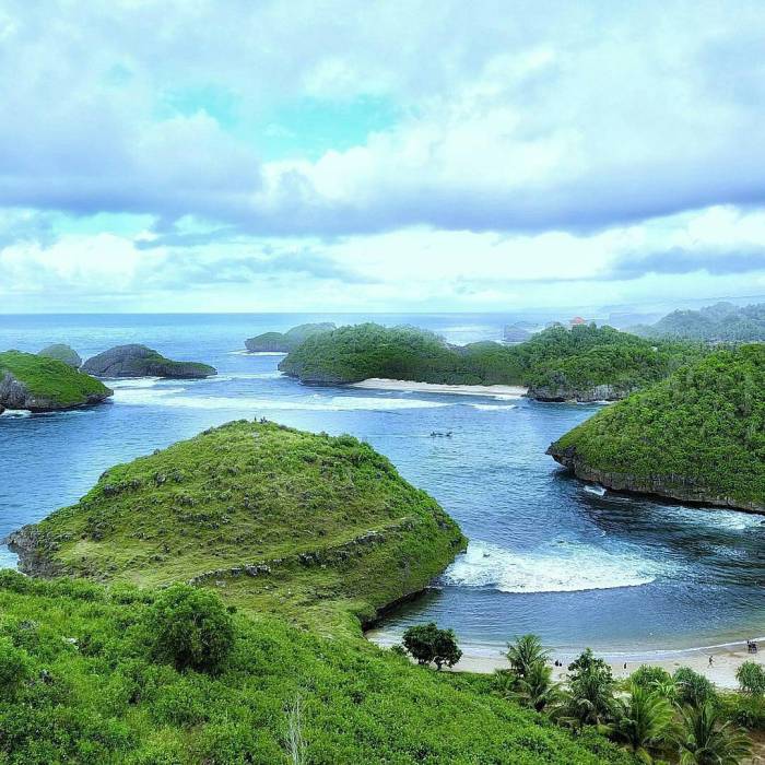 Pacitan pantai srau wisata ria teleng tourism kota kabupaten timur jawa inspirasi regency banyu