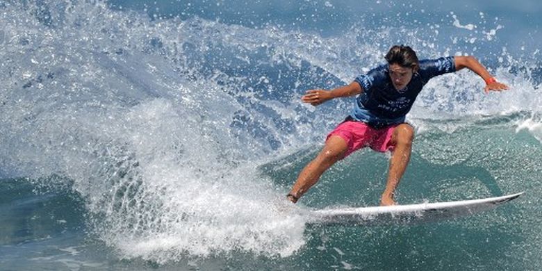 60fd0a7e7136f Rio Waida Naikkan Pamor Surfing