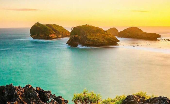 Pantai klayar pacitan timur