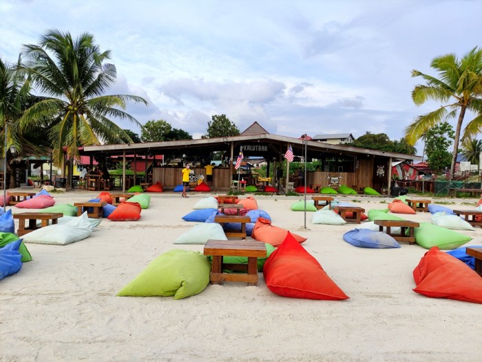 The Best Beach Bars and Cafes Around Watu Karung