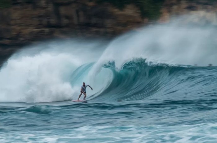 Surfing Events and Competitions at Watu Karung