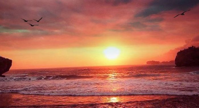 How to Capture Stunning Sunset Photos at Watu Karung