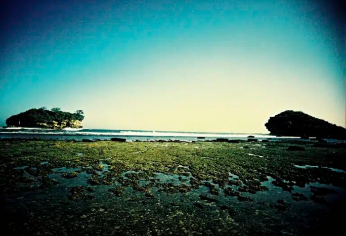 Pantai watu karung malang tiga pacitan wisata melihat keindahan