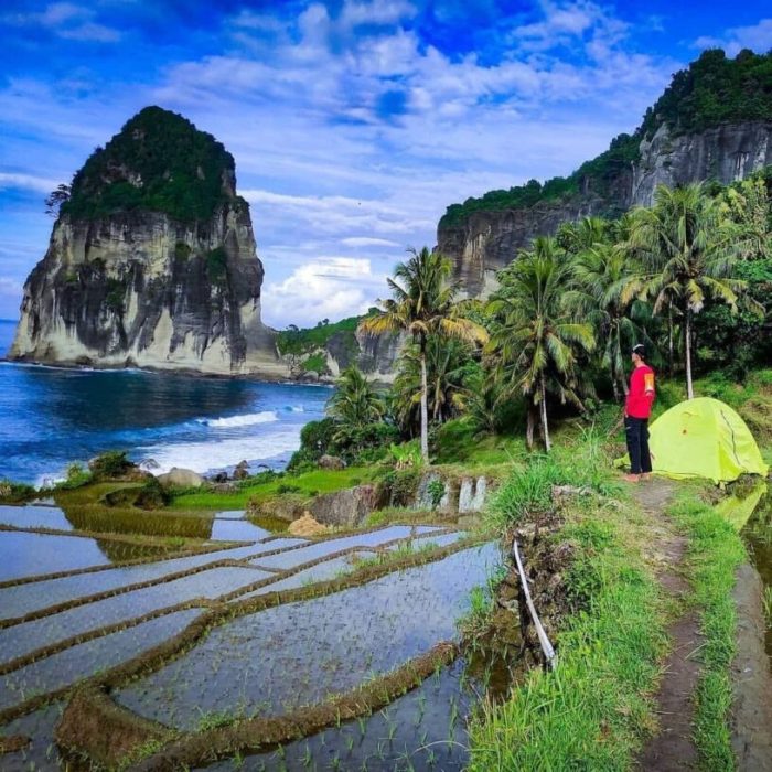 Pacitan pantai indah mengesankan tukangpantai
