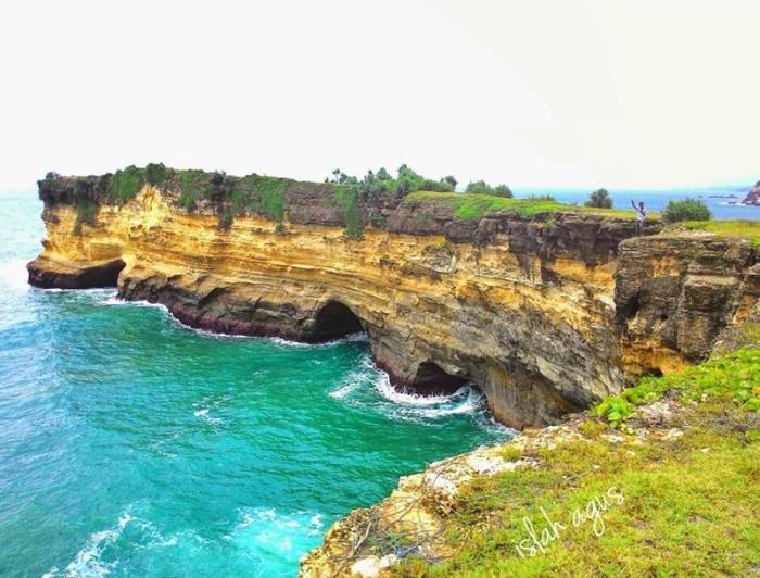 Top 10 Beaches to Visit in Pacitan, East Java