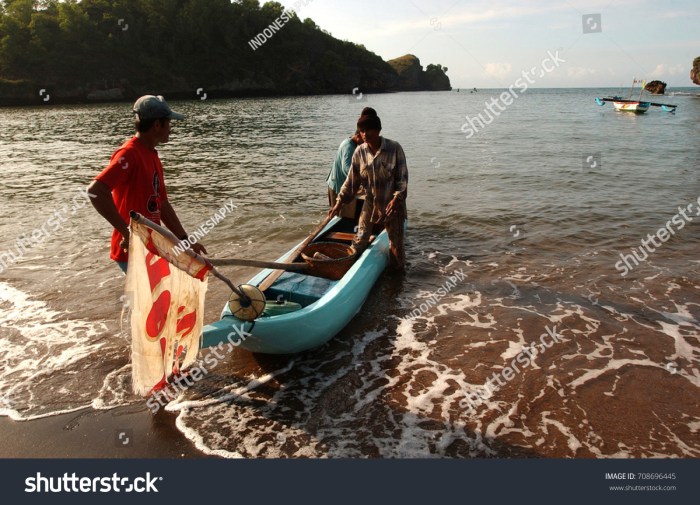 A Day in the Life of a Local Fisherman at Watu Karung