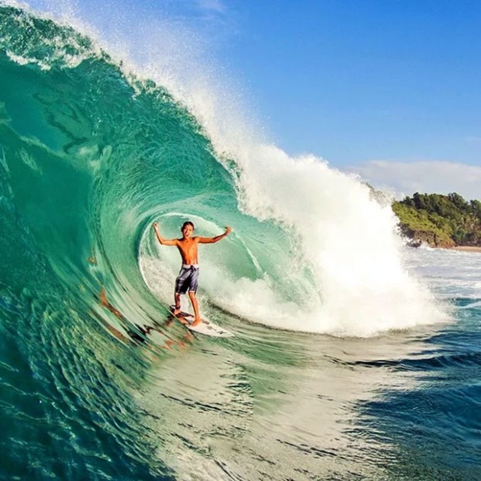 Watu pantai karung pacitan timur jawa keindahan mempesona provinsi ombak kelas jogja tukangpantai fandi papan pilih wisata