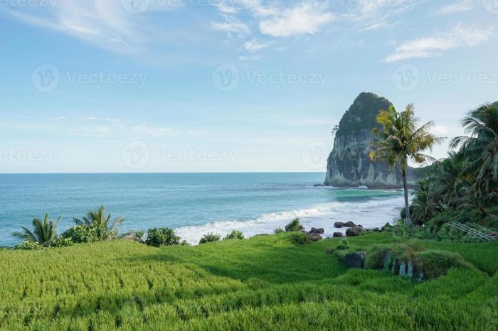 Exploring the Myths and Legends of Pacitan’s Beaches
