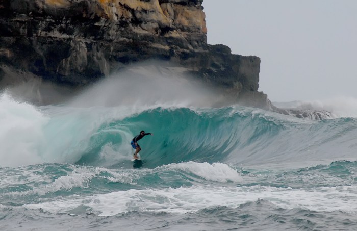 Karung watu surfing pantai