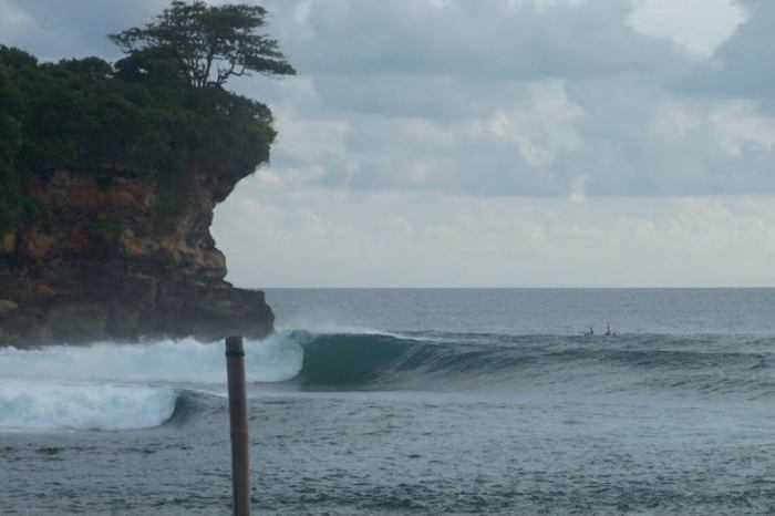Learning to Surf: A Beginner’s Guide to Watu Karung